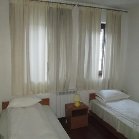 грамадето комплекс александър сървисис